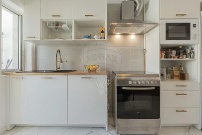 Apartamento T3 para Arrendamento em Laranjeiro e Feijó
