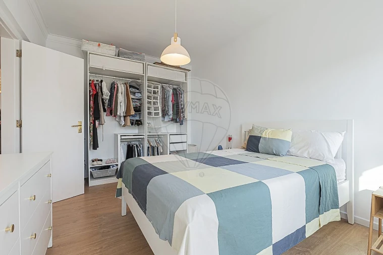 Apartamento T3 para Arrendamento em Laranjeiro e Feijó Foto 22