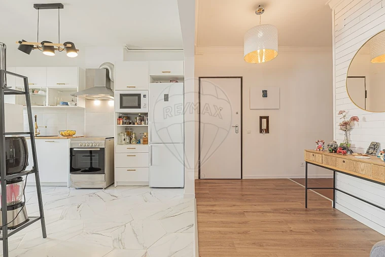Apartamento T3 para Arrendamento em Laranjeiro e Feijó Foto 2