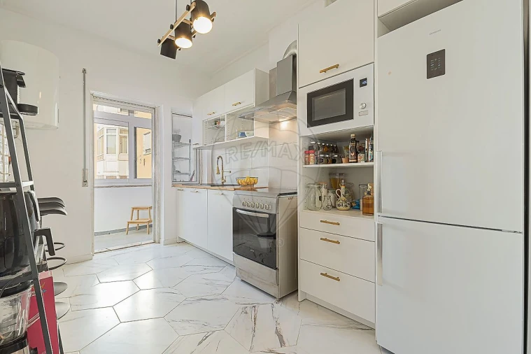 Apartamento T3 para Arrendamento em Laranjeiro e Feijó Foto 8