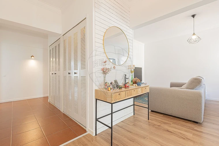 Apartamento T3 para Arrendamento em Laranjeiro e Feijó Foto 6