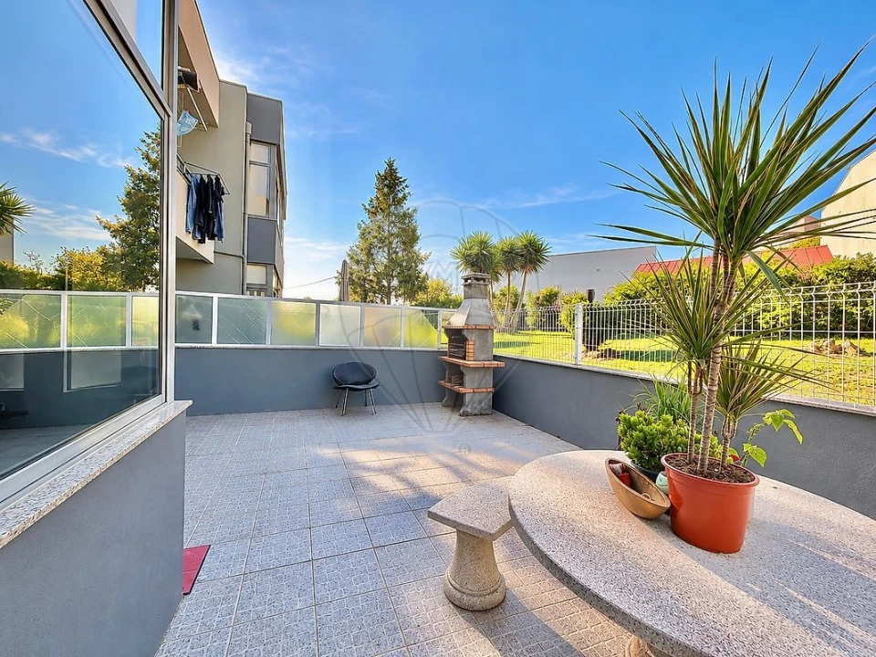 Apartamento T2 para Venda em Campo e Sobrado Foto 5
