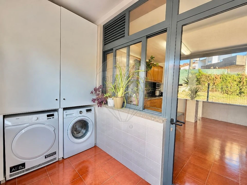 Apartamento T2 para Venda em Campo e Sobrado Foto 9