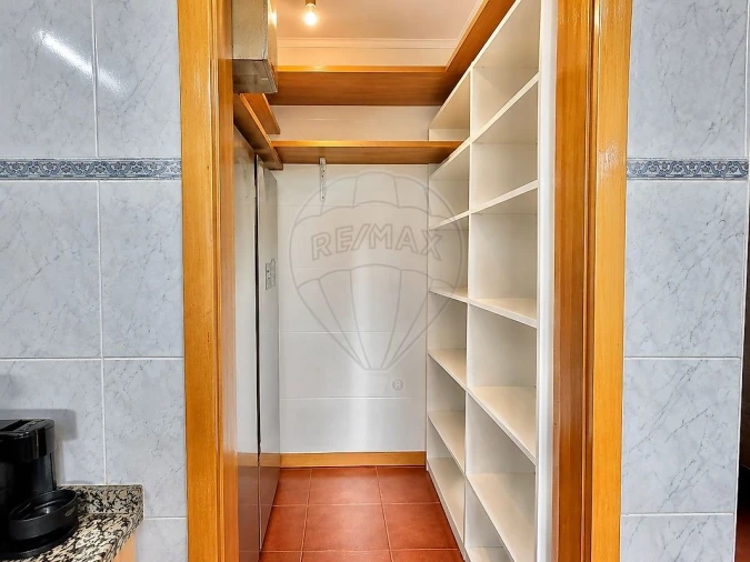 Apartamento T2 para Venda em Campo e Sobrado Foto 8