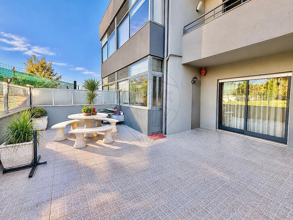 Apartamento T2 para Venda em Campo e Sobrado Foto 1