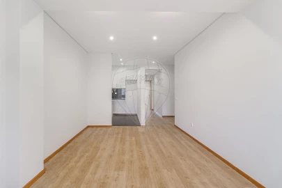 Apartamento T1 para Arrendamento em Paranhos