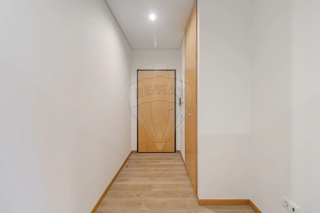 Apartamento T1 para Arrendamento em Paranhos Foto 1