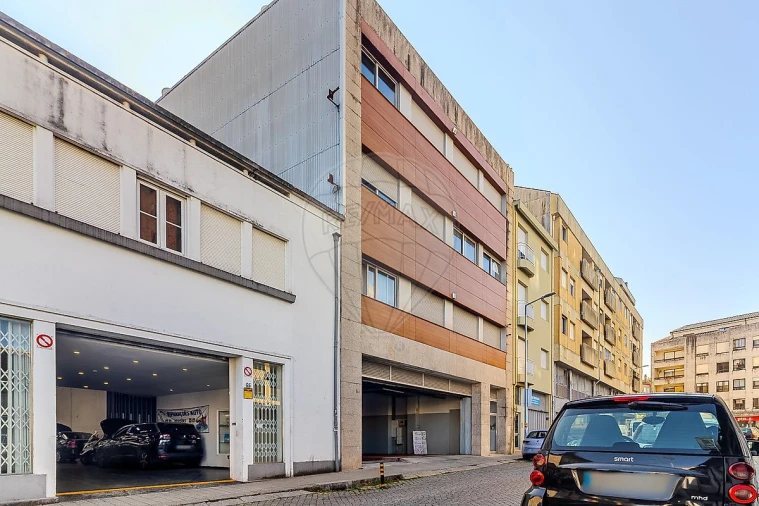 Apartamento T1 para Arrendamento em Paranhos Foto 10