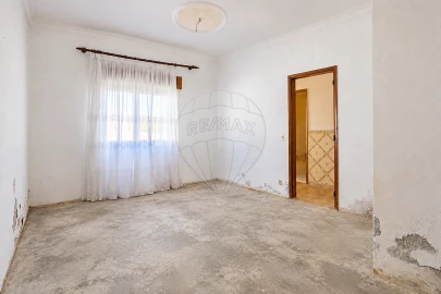 Moradia T2 para Venda em Manique do Intendente, Vila Nova de São Pedro e Maçussa
