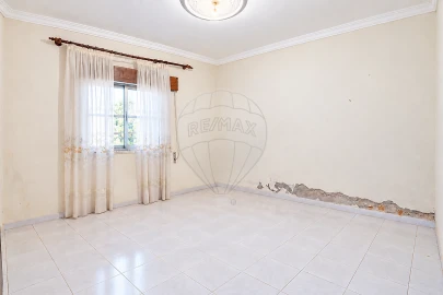 Moradia T2 para Venda em Manique do Intendente, Vila Nova de São Pedro e Maçussa