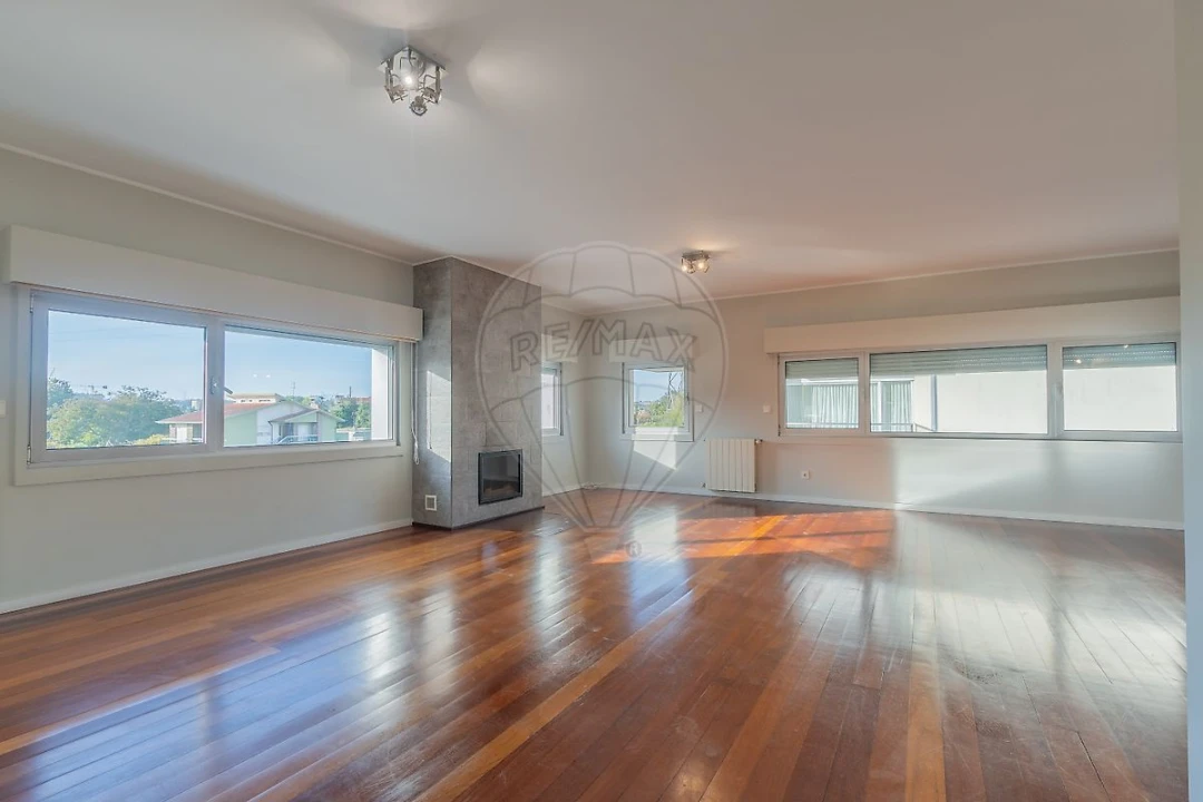 Apartamento T2 para Venda em Nogueira e Silva Escura Foto 8