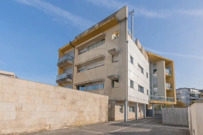 Apartamento T2 para Venda em Nogueira e Silva Escura