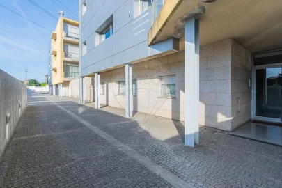 Apartamento T2 para Venda em Nogueira e Silva Escura