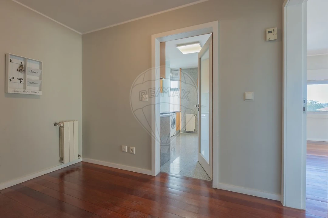 Apartamento T2 para Venda em Nogueira e Silva Escura Foto 3