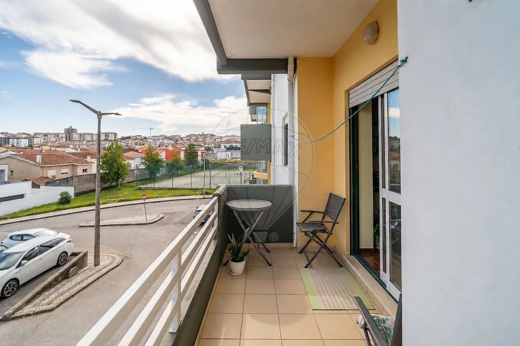 Apartamento T3 para Venda em Tavarede Foto 3