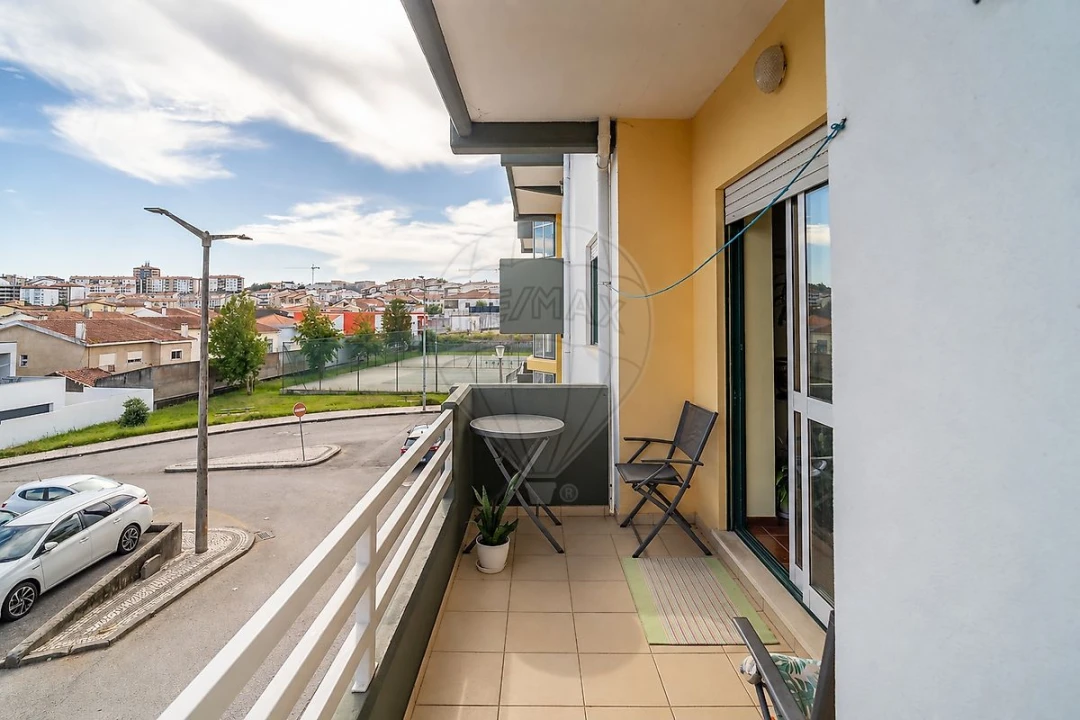 Apartamento T3 para Venda em Tavarede Foto 3