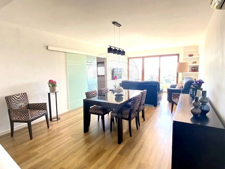 Apartamento T2 para Arrendamento em Santa Maria e São Miguel, São Martinho, São Pedro Penaferrim Foto 1