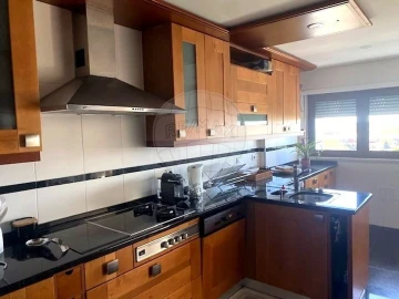 Apartamento T2 para Arrendamento em Águas Livres