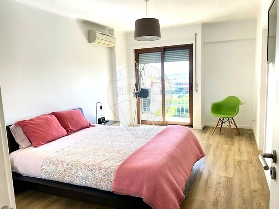 Apartamento T2 para Arrendamento em Santa Maria e São Miguel, São Martinho, São Pedro Penaferrim Foto 3