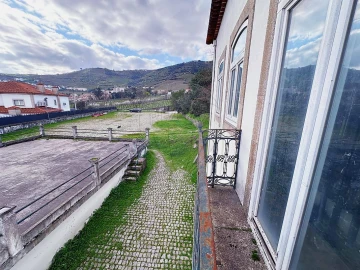 Terreno para Venda em Peso da Régua e Godim