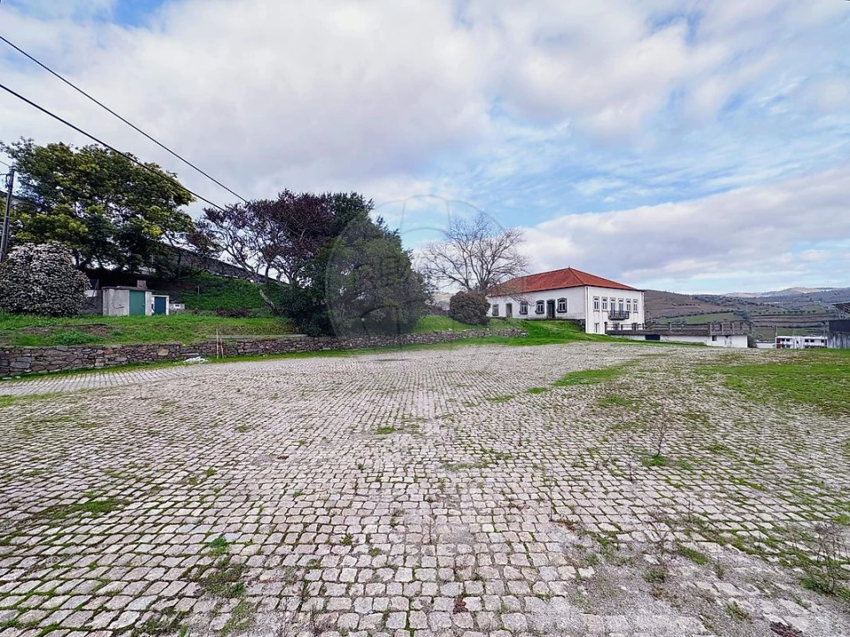 Terreno para Venda em Peso da Régua e Godim Foto 2