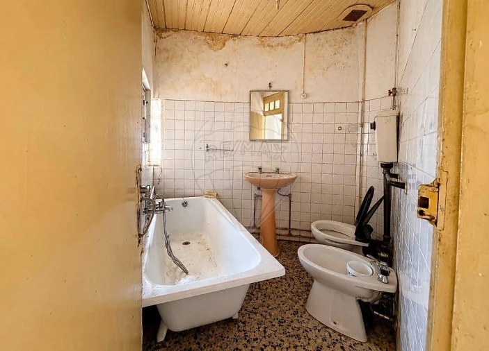 Prédio para Venda em Peso da Régua e Godim Foto 13