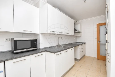 Apartamento T3 para Arrendamento em Olivais