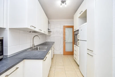 Apartamento T3 para Arrendamento em Olivais