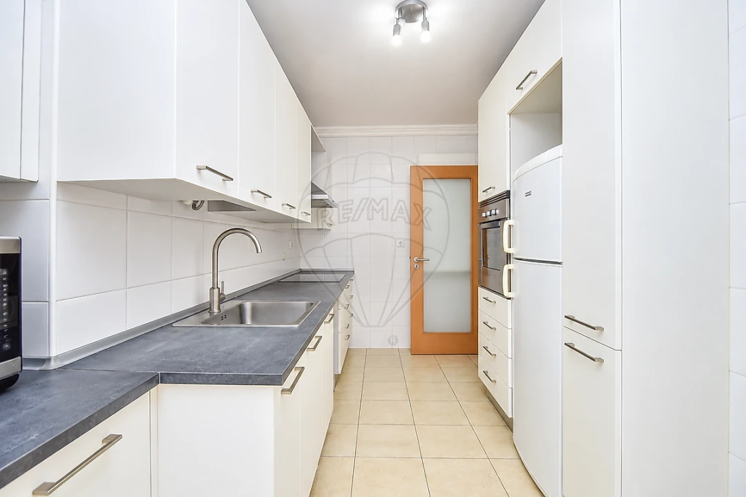 Apartamento T3 para Arrendamento em Olivais Foto 5