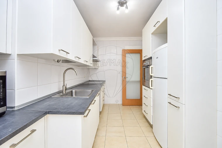 Apartamento T3 para Arrendamento em Olivais Foto 5