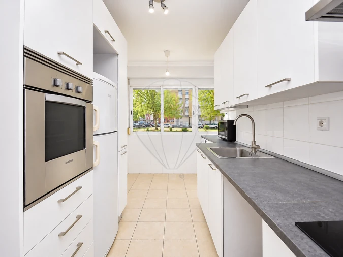 Apartamento T3 para Arrendamento em Olivais Foto 2