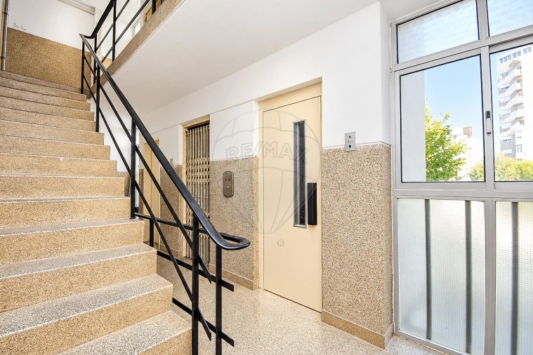 Apartamento T3 para Arrendamento em Olivais Foto 19
