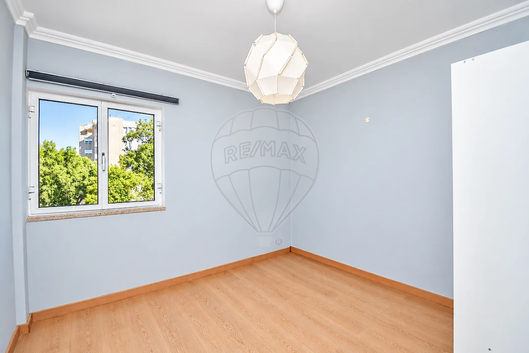 Apartamento T3 para Arrendamento em Olivais Foto 16