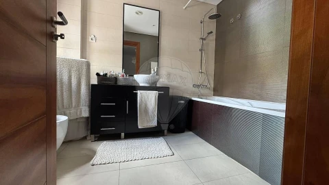 Apartamento T2 para Venda em Sacavém e Prior Velho