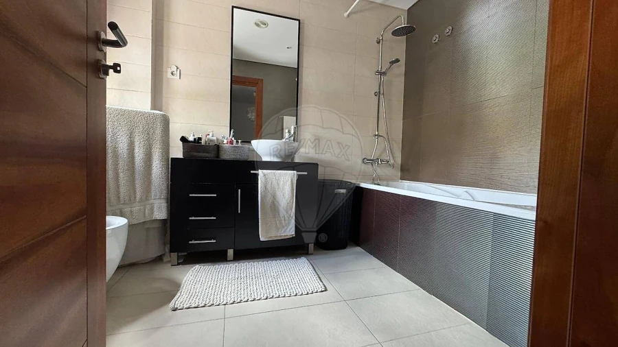 Apartamento T2 para Venda em Sacavém e Prior Velho Foto 8