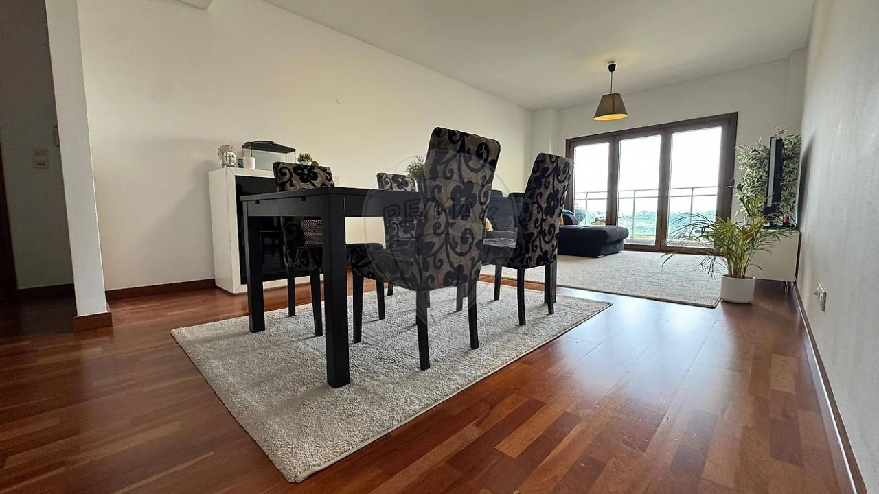 Apartamento T2 para Venda em Sacavém e Prior Velho Foto 2