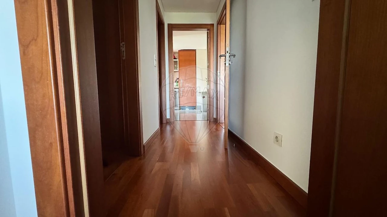 Apartamento T2 para Venda em Sacavém e Prior Velho Foto 1