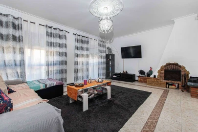 Moradia T3 para Venda em Santo Quintino