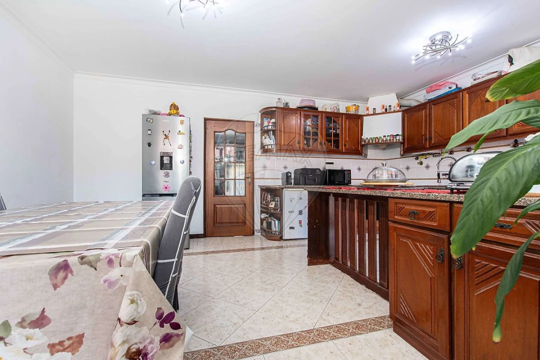 Moradia T3 para Venda em Santo Quintino Foto 5