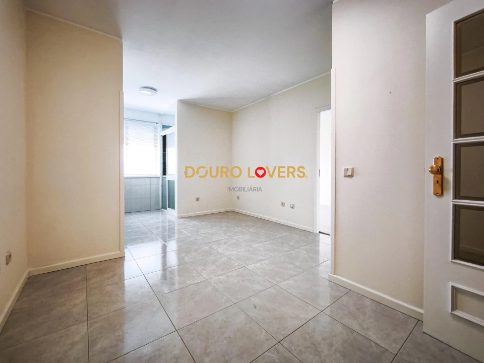 Apartamento T1 para Venda em Aguas Santas Foto 2