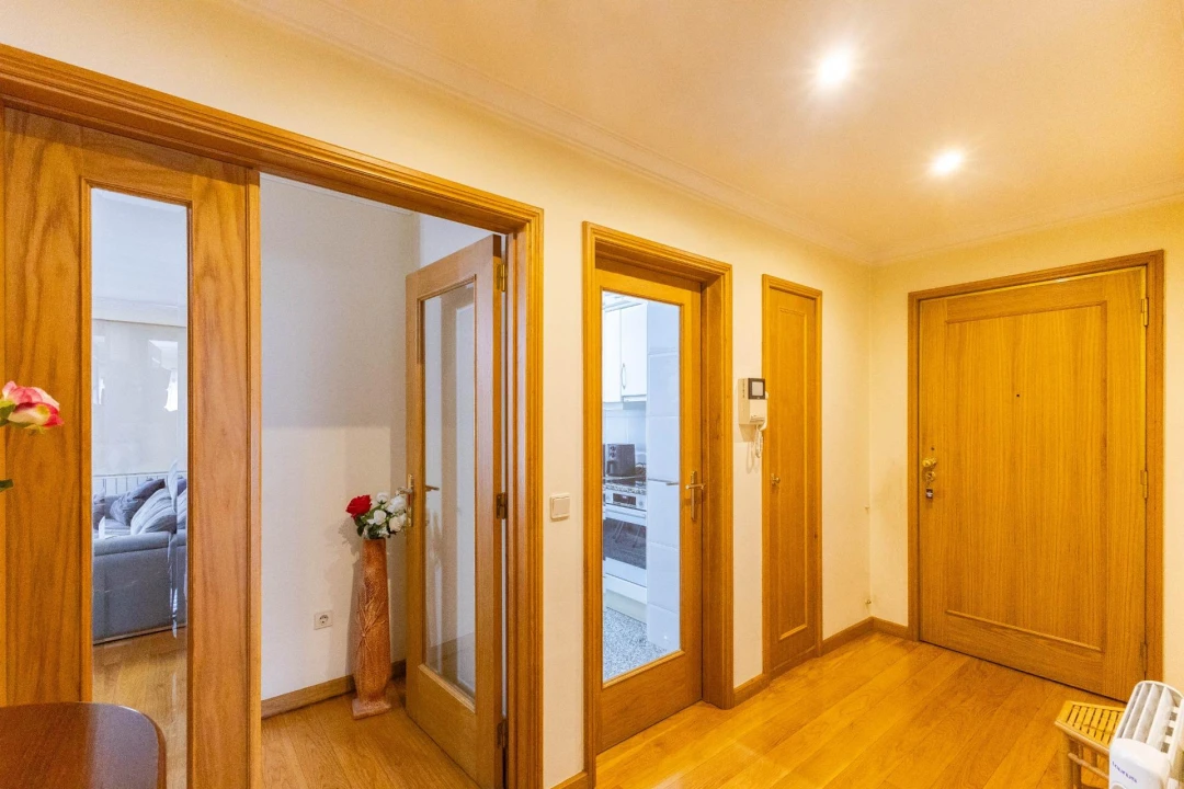 Apartamento T3 para Venda em Cidade da Maia Foto 3