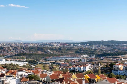 Moradia T4 para Venda em Pontinha e Famões