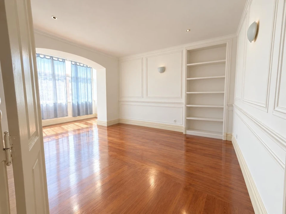 Apartamento T6 para Venda em Avenidas Novas Foto 17