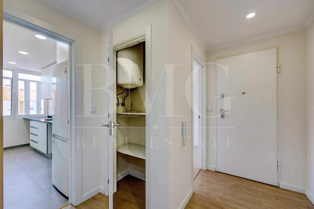Apartamento T1 para Arrendamento em Algés, Linda-A-Velha e Cruz Quebrada-Dafundo Foto 16