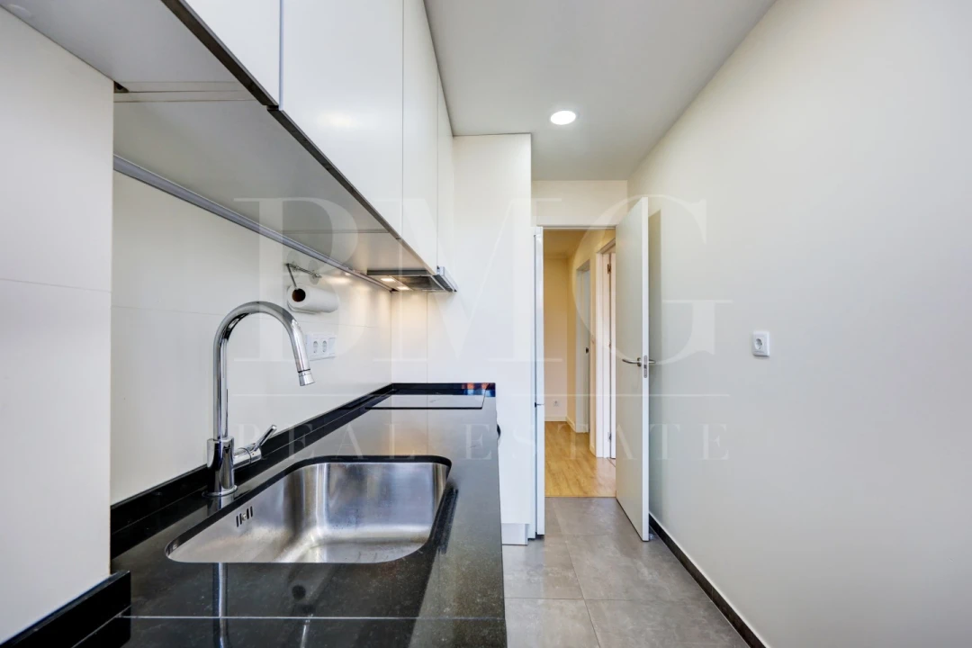 Apartamento T1 para Arrendamento em Algés, Linda-A-Velha e Cruz Quebrada-Dafundo Foto 13