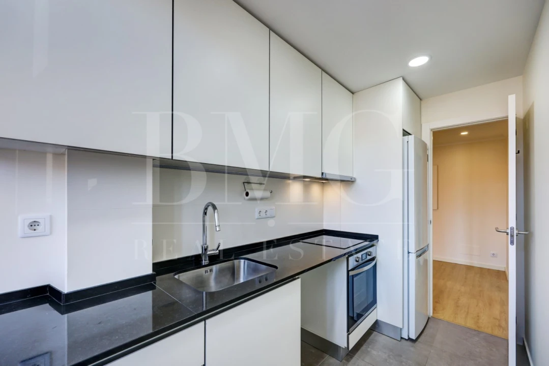 Apartamento T1 para Arrendamento em Algés, Linda-A-Velha e Cruz Quebrada-Dafundo Foto 14