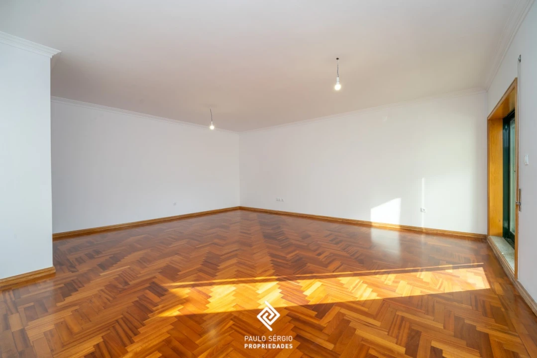 Apartamento T2 para Venda em Oliveira do Douro Foto 5