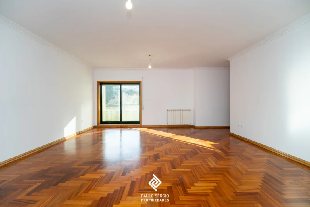 Apartamento T2 para Venda em Oliveira do Douro Foto 4