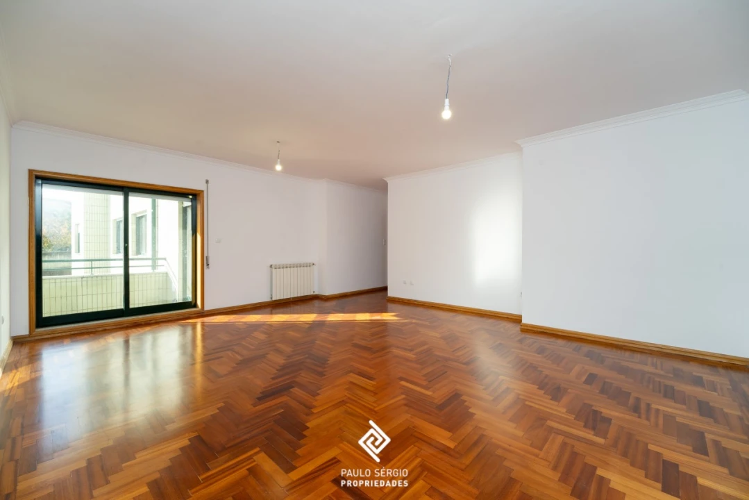 Apartamento T2 para Venda em Oliveira do Douro Foto 1
