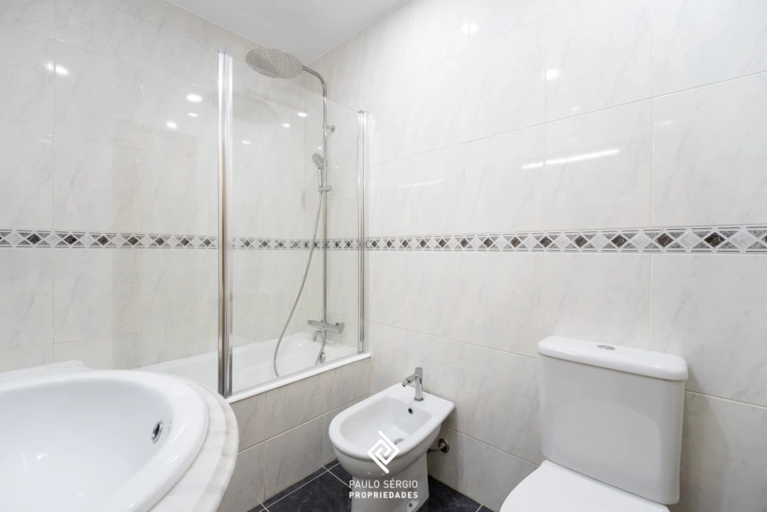 Apartamento T2 para Venda em Oliveira do Douro Foto 16